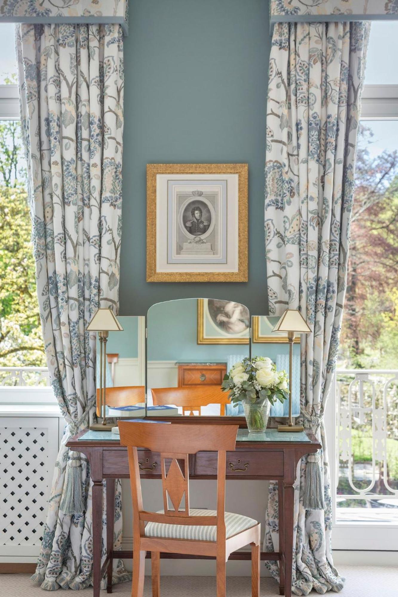 Corner Suite